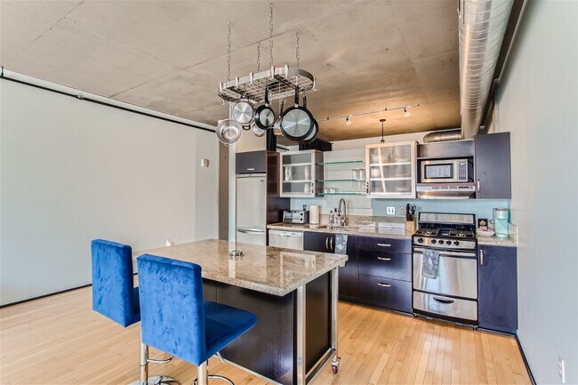 Kitchen - 1410 NW Kearney St Unit 625