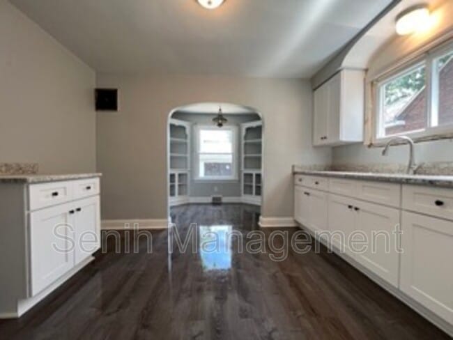 Photo - 5106 Buckingham