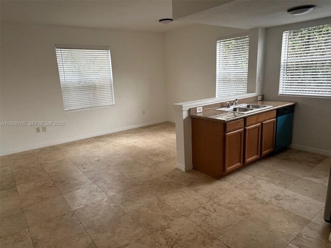 Photo - 953 SW 10th St Unidad 8