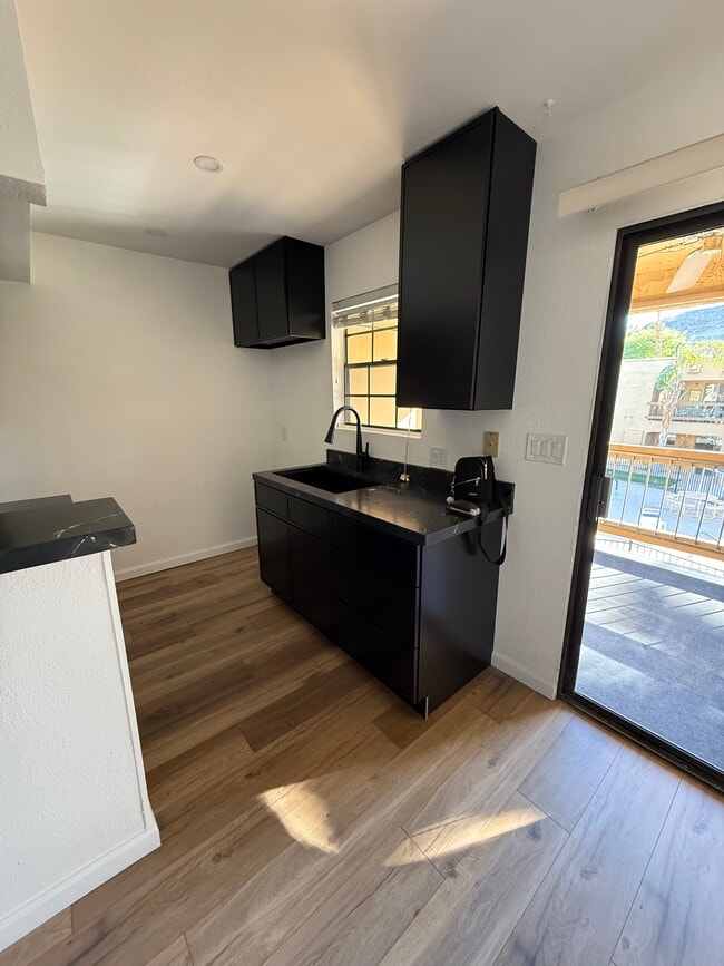 Building Photo - 5300 E Waverly Dr Unit J14