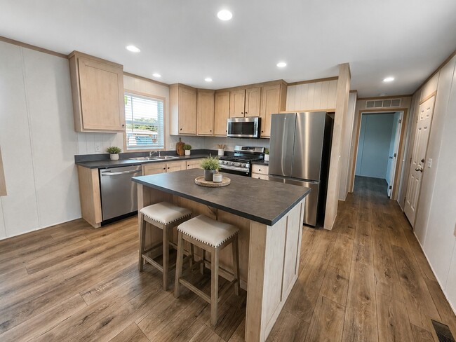 4397 Hemlock Loop
