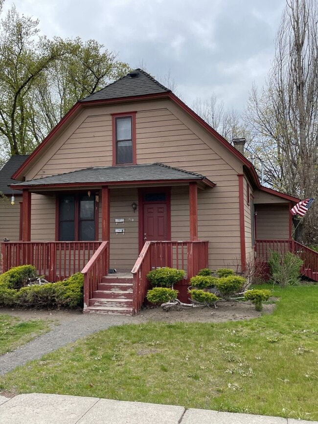 Building Photo - 491 NW Beaver St