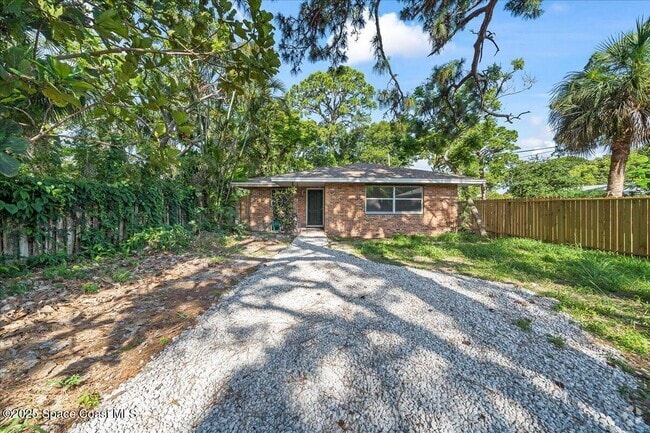 Building Photo - 935 S Tropical Trail Rental