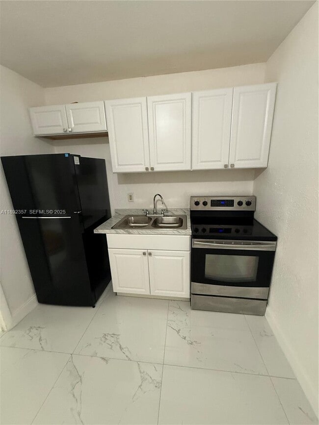 Photo - 200 N 61st Ave