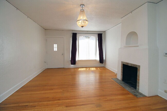 Photo - blenllc01 Unidad 2905