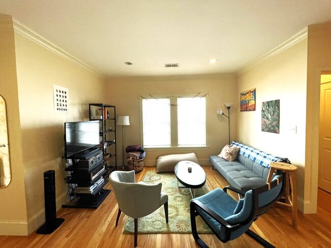 Photo - 27 Lothrop St Unidad 4