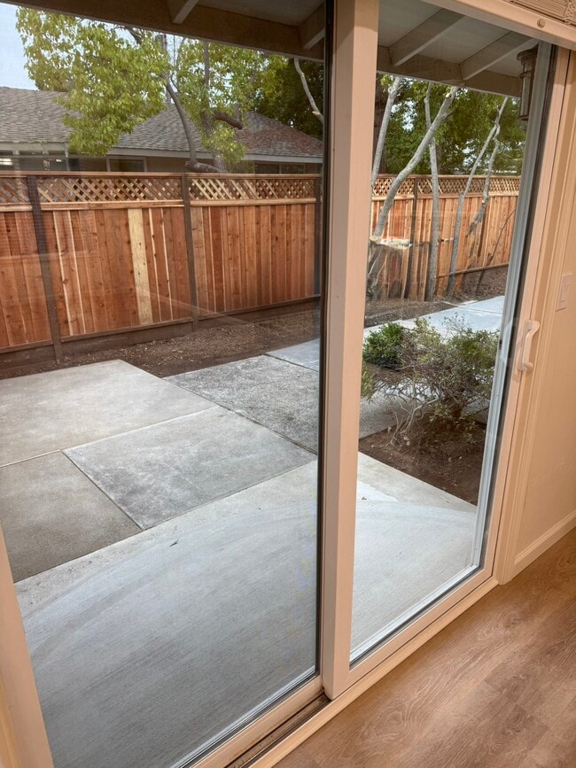 Photo - 1677 Canary Dr