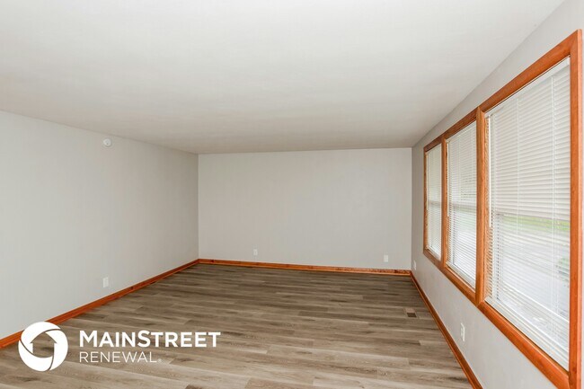 Photo - 2311 E 40th St