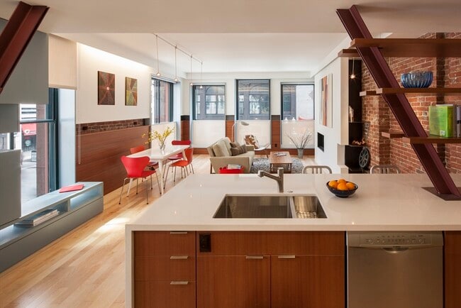 Building Photo - 681 Washington St Unit 5