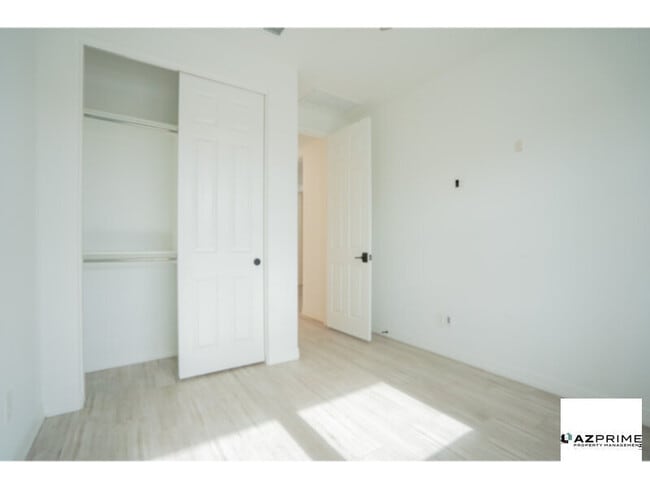 Photo - Stylish 3/2 Goodyear House!