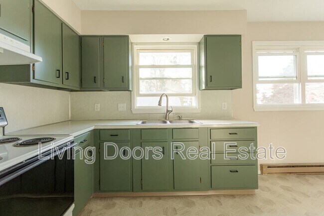 402 W Eldora Ave Unit D