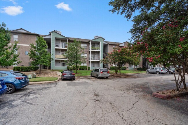 Photo - 12166 Metric Blvd Unit 1