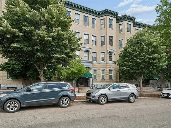 Building Photo - 1423 Commonwealth Ave