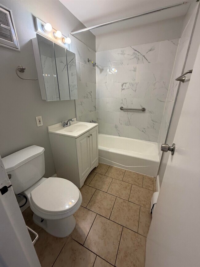 Photo - 230 68th St Unit 10