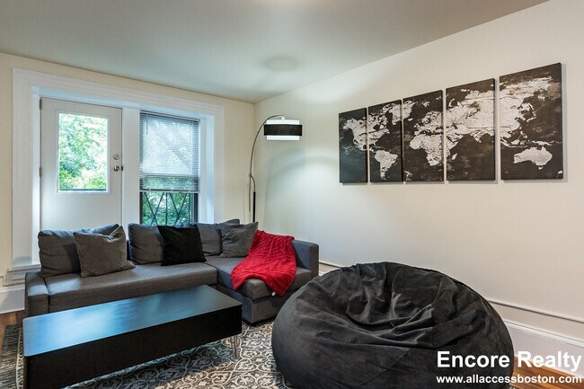 Photo - 1463 Beacon St Unidad 10