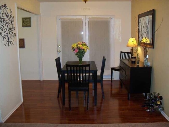 Photo - 417 Lincolnshire Dr