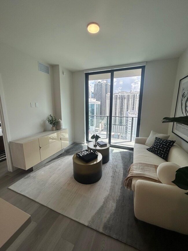 Photo - 560 SW 9th St Unit C1