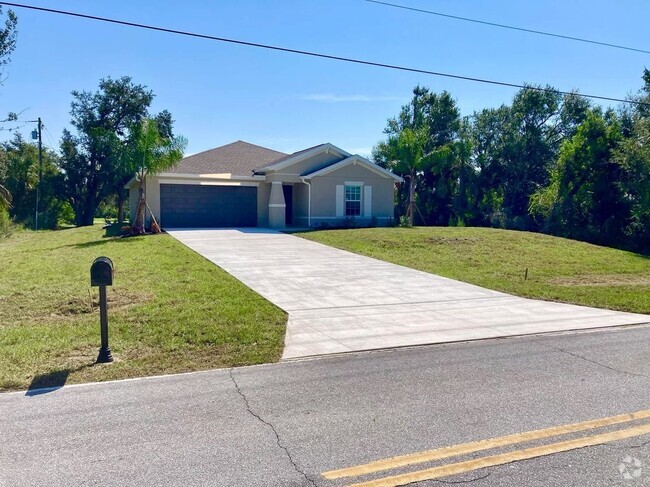 Building Photo - 1256 Birchcrest Blvd Rental