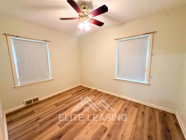 Photo - 1826 SW Campbell Ave