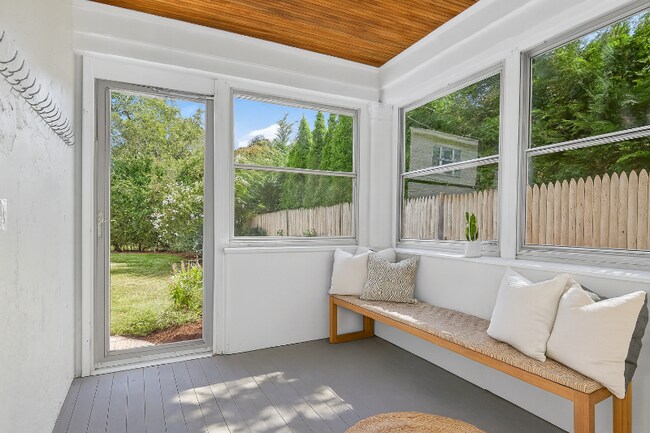 39 R Twitchell St
