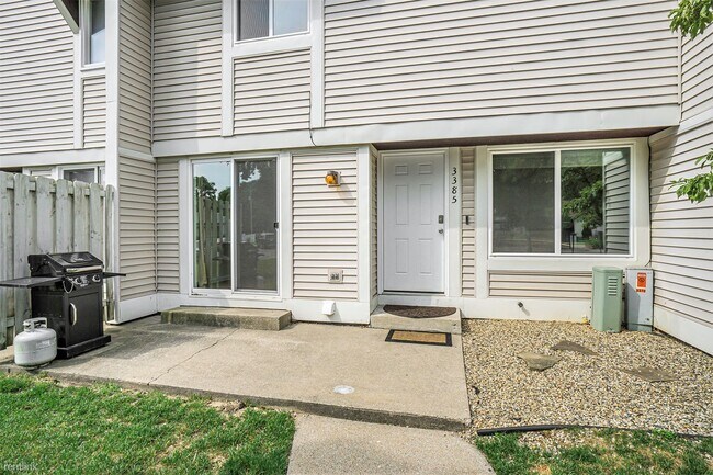Photo - 3 br, 1.5 bath Condo - 3385 Scots Pine Way