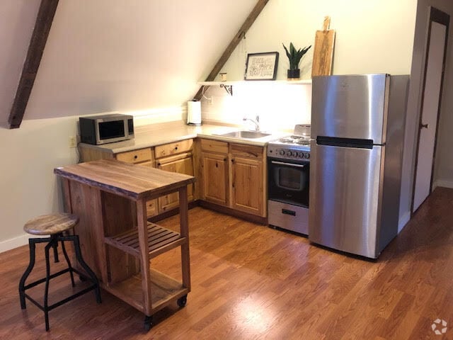 Building Photo - 91 Maple St Unit 3rd Floor Rental
