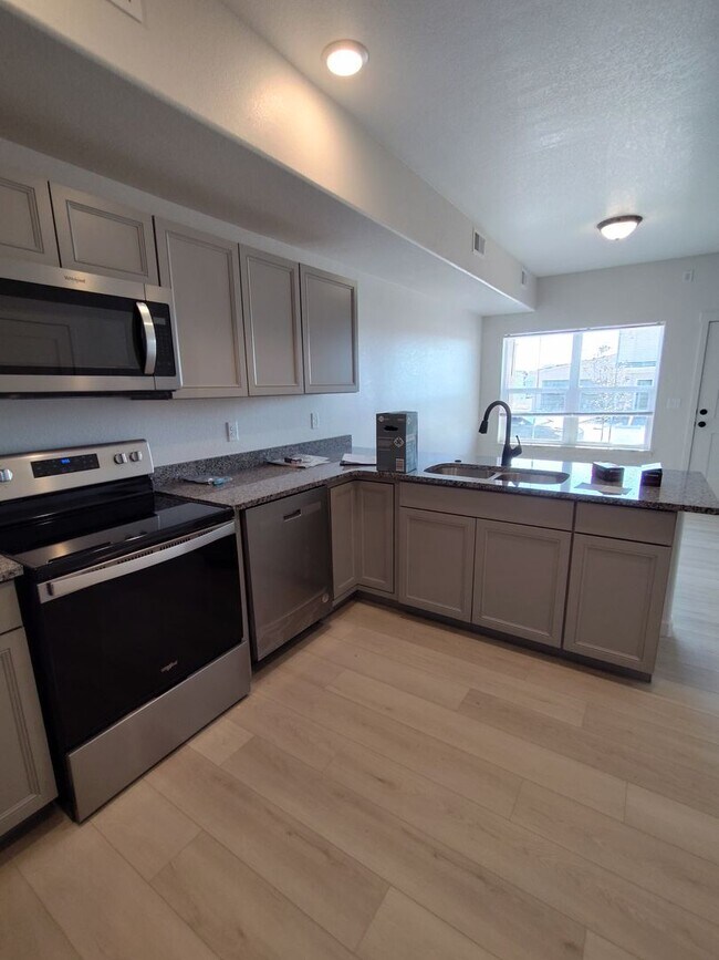 Brand New Home For Rent 3Bd, 2Ba, 2 Car G... Casas en Alquiler