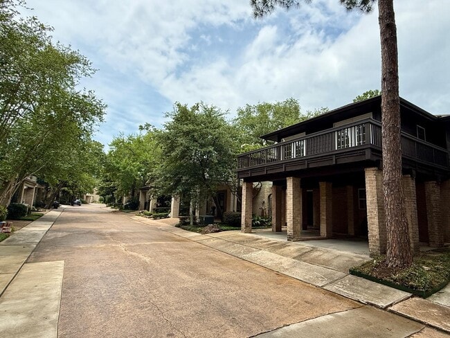 Photo - 201 Vanderpool Ln