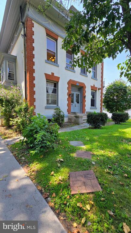 Building Photo - 1500 Mineral Spring Rd Rental
