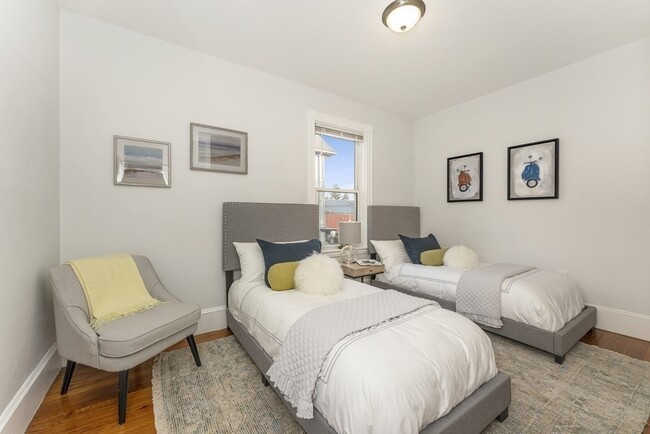 Photo - 172 Boylston St Condo Unit 2