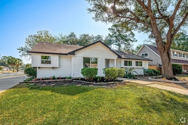 Building Photo - 23130 Bayleaf Dr Rental