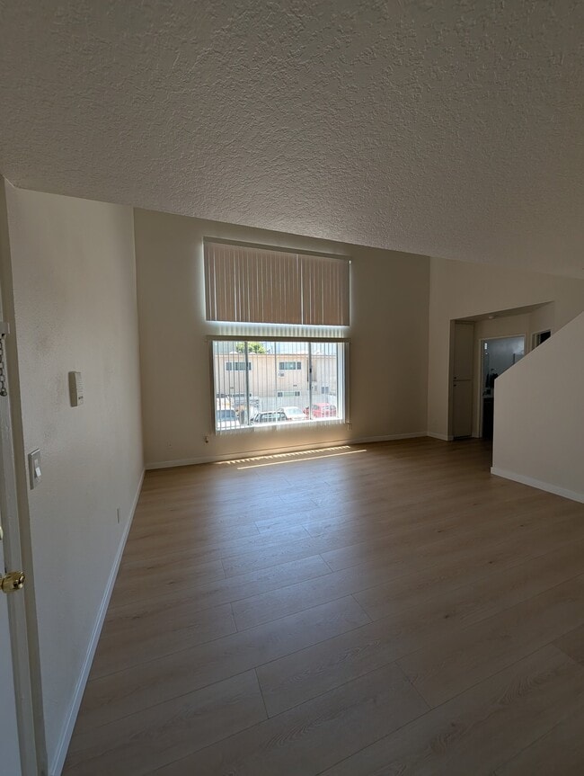 Photo - 5245 Riverton Ave Unit 207