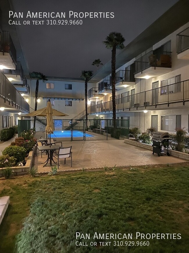 Building Photo - 812 N. Azusa-#4 Unit #4