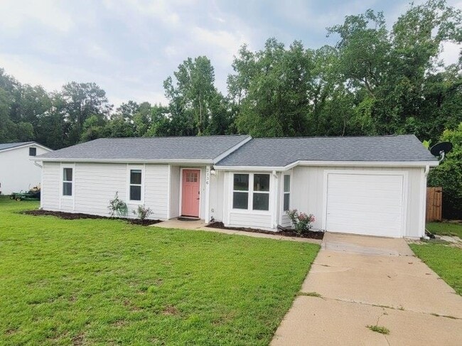 Building Photo - 2136 Little River Ln