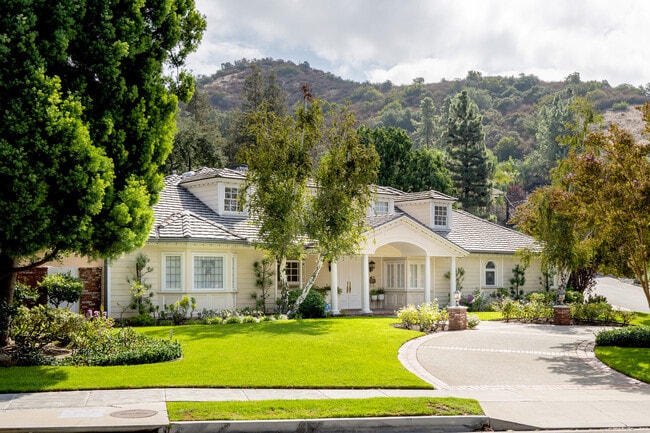 Photo - 3300 Vickers Dr House