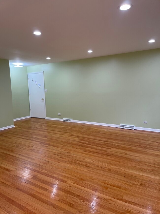 Photo - 634 Lawler Ave