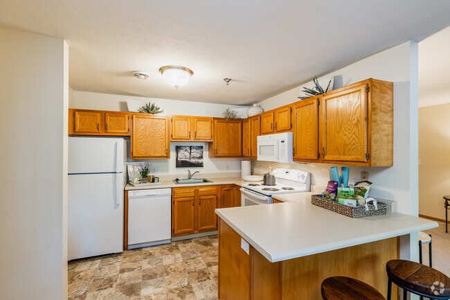 2BR, 2BA - 950SF - Kitchen
