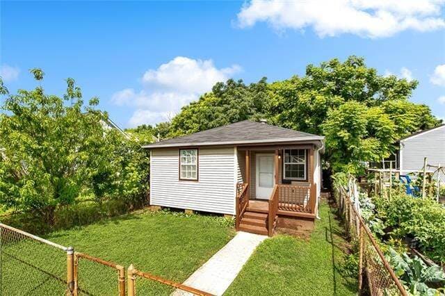 Building Photo - 811 Tricou St