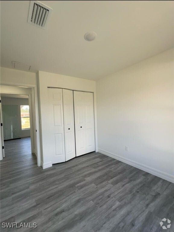 Building Photo - 942 Gregory St E Rental