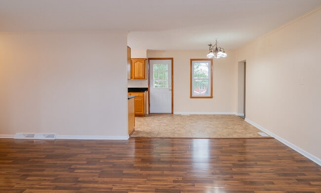 Photo - 138 Oak Ln