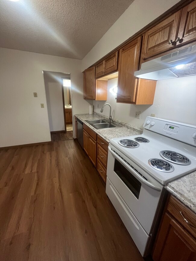 Kitchen - 1575 11th Ave Unit 3 bedroom 2 bathrooms