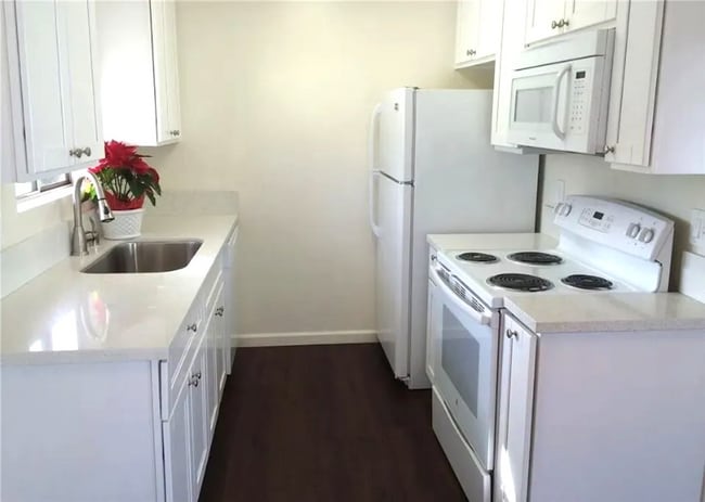 Photo - 14718 Magnolia Blvd Unit 7