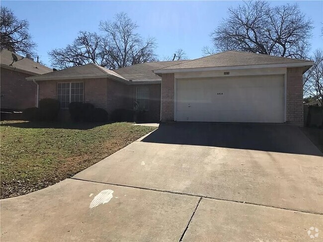Building Photo - 6414 Woods Edge Dr Rental
