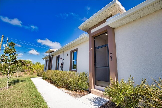 Photo - 289 Boundary Blvd