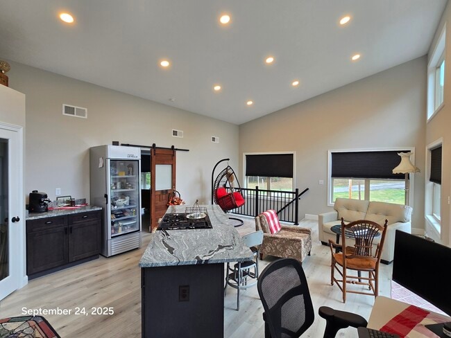 Photo - 416 S Eberhart Rd