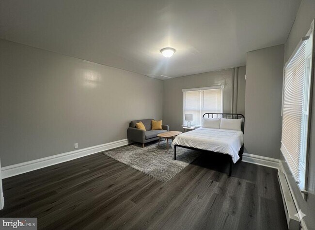 Building Photo - 4637 Leiper St Unit 4