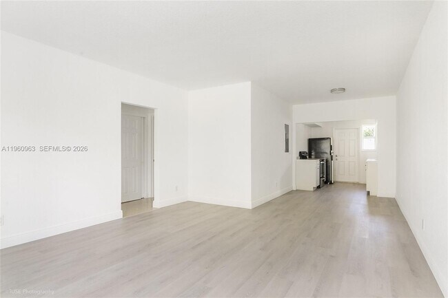 Photo - 1050 98th St Unidad 4W