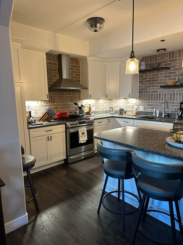 Photo - 370 Jennifer Ln