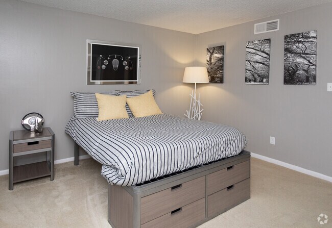 2BR,2BA-1,172SF
