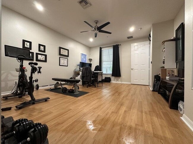 Photo - 1460 Corbison Point Pl